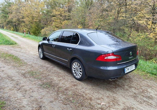 Skoda Superb cena 23500 przebieg: 243750, rok produkcji 2009 z Wrocław małe 79